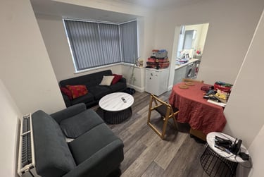 4 bed house, High Street South, Langley Moor, Durham, DH78JG - Image 2