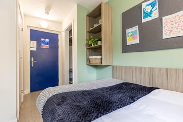 Classic Plus Ensuite at Hamwic Hall, Cook STreet, City Centre, Southampton, SO141YA - Image 6