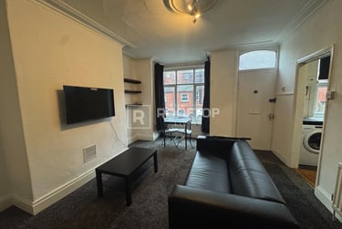 2 bed house, Royal Park Terrace, Hyde Park, Leeds, LS61EX - Image 12
