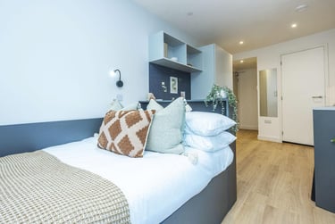 Premium Studio at Sheares Hall, 2 St James Boulevard, City Centre, Newcastle, NE45SS - Image 1