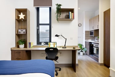 Bronze Studio Terrace - Image 1