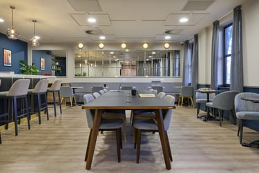 Bronze Studio Terrace - Image 8