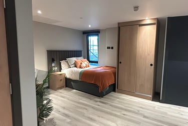 Classic Ensuite at Arcadian, 260 Huntingdon Street, City Centre, Nottingham, NG13NB - Image 11