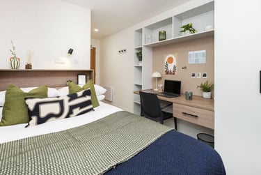 Classic En-suite - Image 1