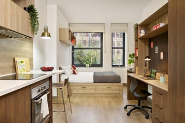 Silver Studio - Image 1