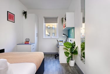 Silver Ensuite at The Maltings, Haven Road, Greenstead, Colchester, CO28FU - Image 1