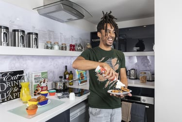 Sapphire Plus Studio at Study Inn Brotherton House, Grace Street, Central, Leeds, LS12RP - Image 2