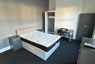 4 bed house, Brooklyn Street, Newland, Hull, HU51NB - Image 1