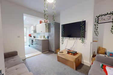 6 bed house, Vernon Terrace, Twerton, Bath, BA23DA - Image 1