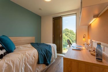 Standard Ensuite Riverview at Bankside Student Living, Walnut Tree Close, City Centre, Guildford, GU14JF - Image 1