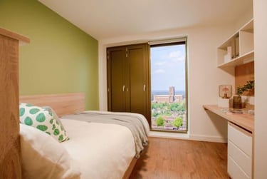 Deluxe Studio Riverview at Bankside Student Living, Walnut Tree Close, City Centre, Guildford, GU14JF - Image 3