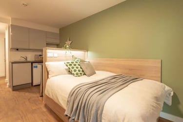 Standard Studio Riverview at Bankside Student Living, Walnut Tree Close, City Centre, Guildford, GU14JF - Image 4