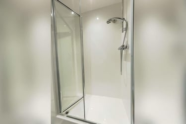 5 Bed Standard En-suite at Luneside, St Georges Quay, Fairfield, Lancaster, LA15JT - Image 4