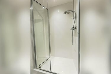 Large Studio at Luneside, St Georges Quay, Fairfield, Lancaster, LA15JT - Image 6