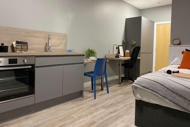 Large Studio at Luneside, St Georges Quay, Fairfield, Lancaster, LA15JT - Image 2