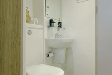 Premium Studio at Luneside, St Georges Quay, Fairfield, Lancaster, LA15JT - Image 6