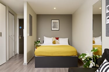 Gold Studio - Image 1