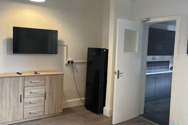 5 bed house, Fearon Street, City Centre, Loughborough, LE115DG - Image 1