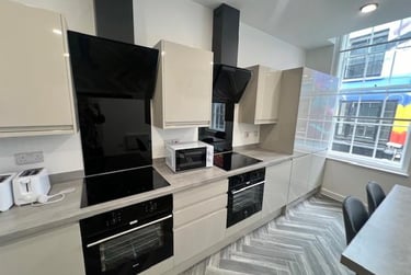 6 bed house, Bridlesmith Gate, Lace Market, Nottingham, NG12GP - Image 1