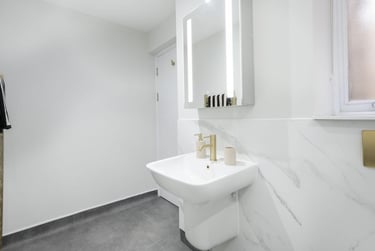 Deluxe Studio Plus - Image 4