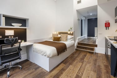 Premium Plus Studio - Image 1