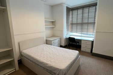 6 bed house, Storer Road, City Centre, Loughborough, LE115EH - Image 4