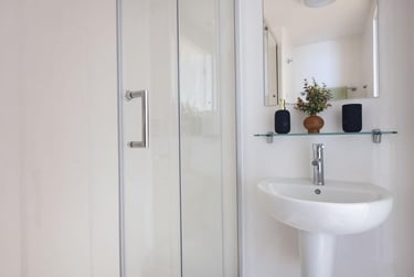 Superior Studio at Sheares Hall, 2 St James Boulevard, City Centre, Newcastle, NE45SS - Image 6