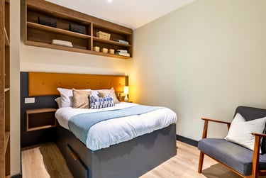 Superior Studio at Crown House, Regents Hill, Seven Dials, Brighton, BN13ED - Image 1