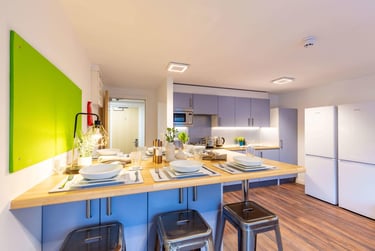 Deluxe Ensuite at Hollingbury House, 54 Hollingdean Road, City Centre, Brighton, BN24AA - Image 4