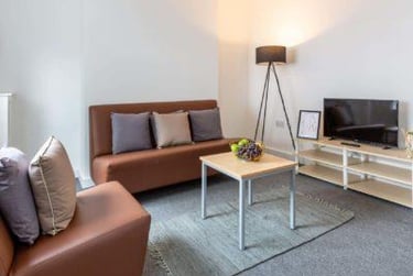 Room in a 3 Bed Apartment at Hollingbury House, 54 Hollingdean Road, City Centre, Brighton, BN24AA - Image 1