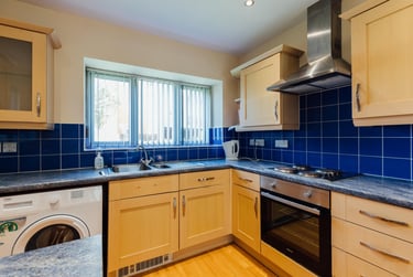 2 bed house, Barnsdale Close, City Centre, Loughborough, LE115AN - Image 2