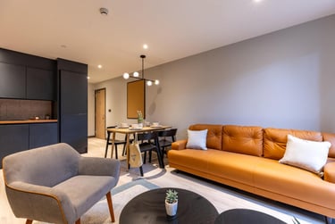 Compact Ensuite - Image 6