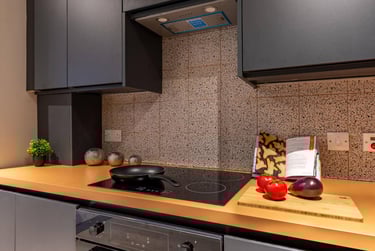 Modern Standard Ensuite - Image 8