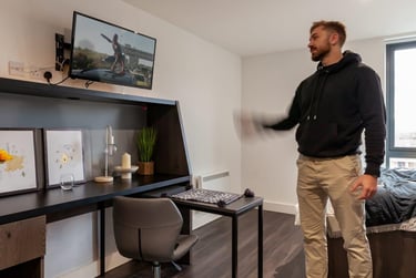 Deluxe Plus Studio - Image 4