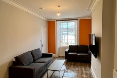 1 bed house, Pitville Place, Redland, Bristol, BS66JZ - Image 2