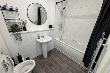 3 bed house, Carlton Road, Hockley, Nottingham, NG32DG - Image 2