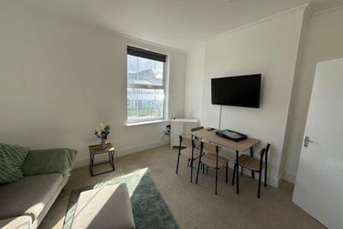 3 bed house, Carlton Road, Hockley, Nottingham, NG32DG - Image 4