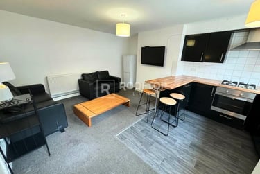 4 bed house, Brudenell View, Hyde Park, Leeds, LS61HG - Image 1