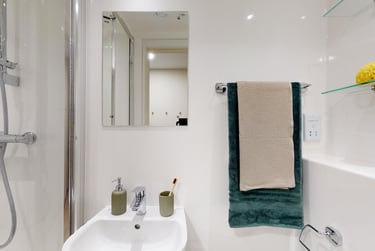 Deluxe Studio at Stanley Studios, 536-540 Portswood Road, Swaythling, Southampton, SO173BD - Image 2