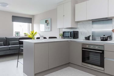 Silver En Suite - Image 8