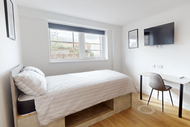 1 bed house, Lemyngton Street, City Centre, Loughborough, LE111UH - Image 1