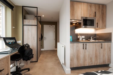 Ultimate Studio - Image 2