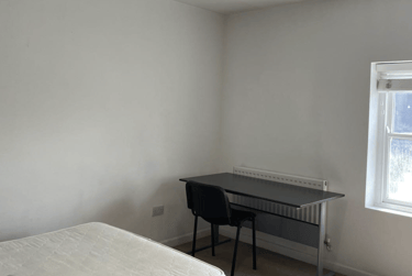 2 bed house, Brookside Close, City Centre, Loughborough, LE115BU - Image 4
