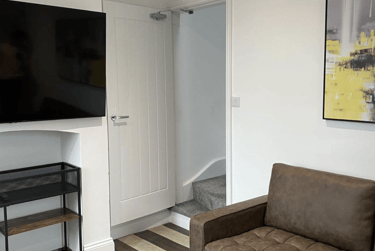 6 bed house, Rosebery Street, City Centre, Loughborough, LE115DX - Image 1