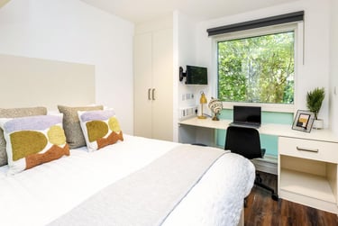 Deluxe Studio at Hollingbury House, 54 Hollingdean Road, City Centre, Brighton, BN24AA - Image 1