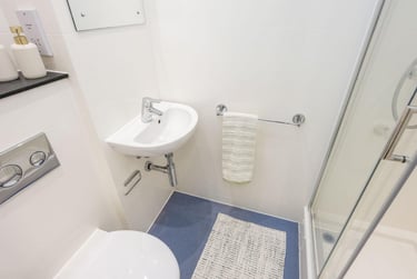 Premium Ensuite at Hollingbury House, 54 Hollingdean Road, City Centre, Brighton, BN24AA - Image 3