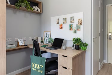 Gold En Suite at St Peters Court, Midland Way, Lenton, Nottingham, NG73EU - Image 3