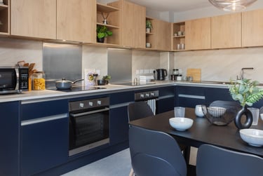 Gold En Suite at St Peters Court, Midland Way, Lenton, Nottingham, NG73EU - Image 5