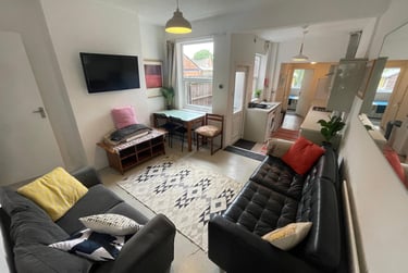 4 bed house, Edward Street, City Centre, Loughborough, LE111QF - Image 1