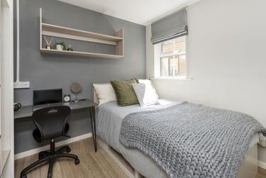 Classic 1 Bed Apartment at Emily Davies, Western Esplanade, Portswood, Southampton, SO152PU - Image 1